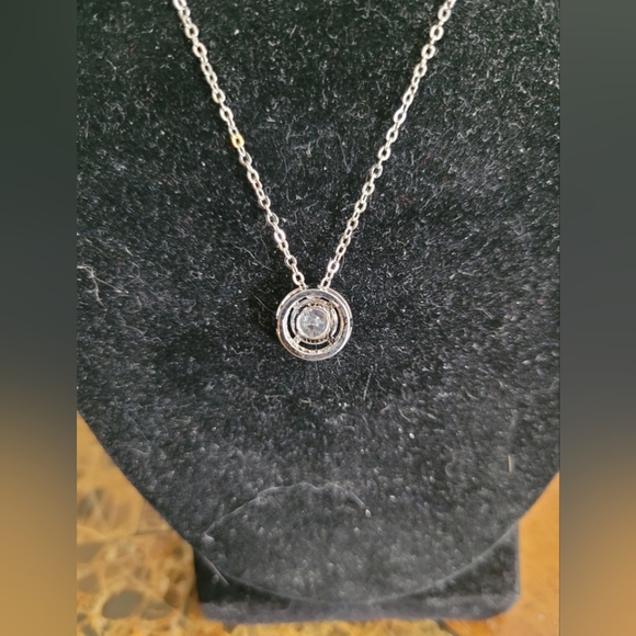 Elegant Silver Knot Earrings And Halo Necklace - Picture 6 of 7